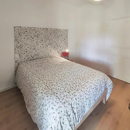 3 Bedroom Awesome In Pierrerue (Herault)