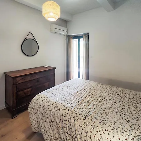 Дом отдыха 3 Bedroom Awesome In Pierrerue (Herault)