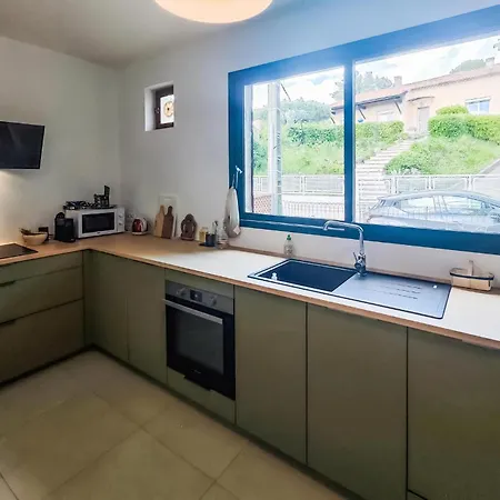 3 Bedroom Awesome In Pierrerue (Herault)