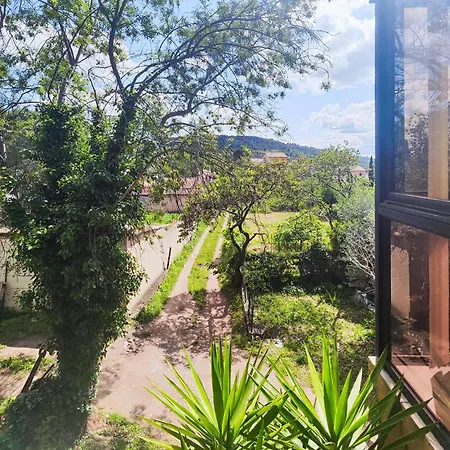 3 Bedroom Awesome In * Pierrerue (Herault)