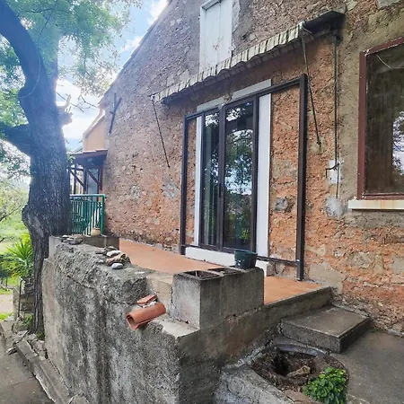 3 Bedroom Awesome In * Pierrerue (Herault)
